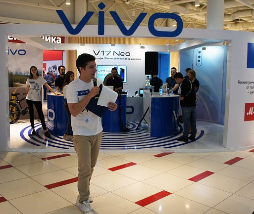 Смартфон Vivo V17 Neo представлен в Москве