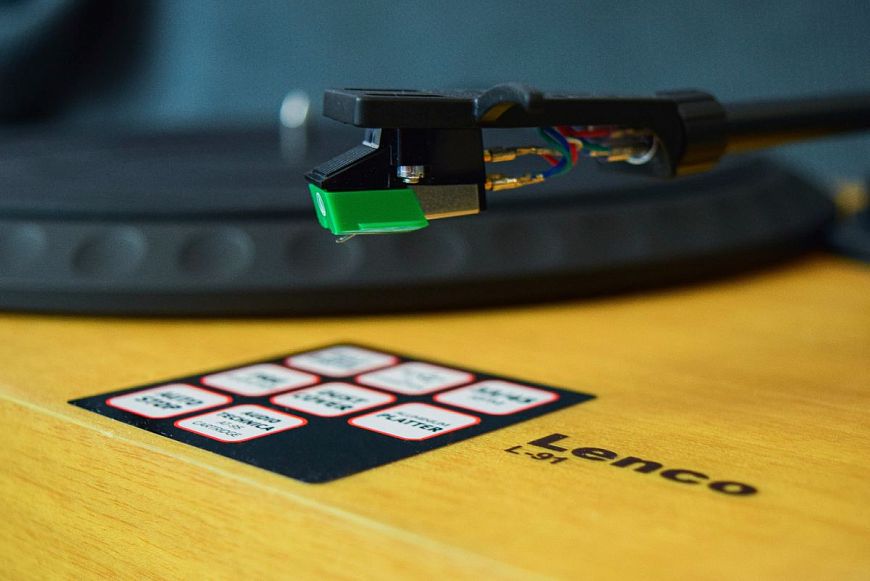 Проигрыватели виниловых пластинок Lenco L-91