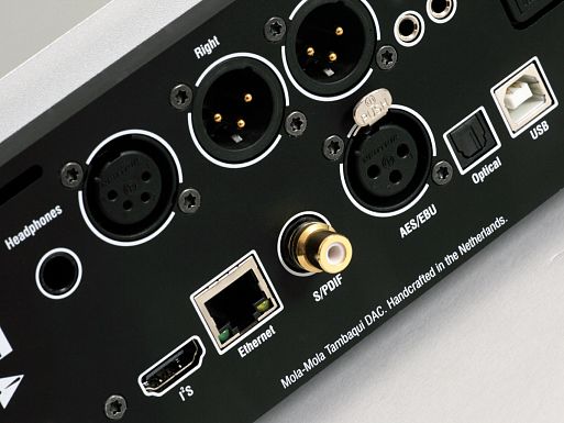 Внешний ЦАП с предварительным усилителем и усилителем для наушников Mola-Mola Tambaqui