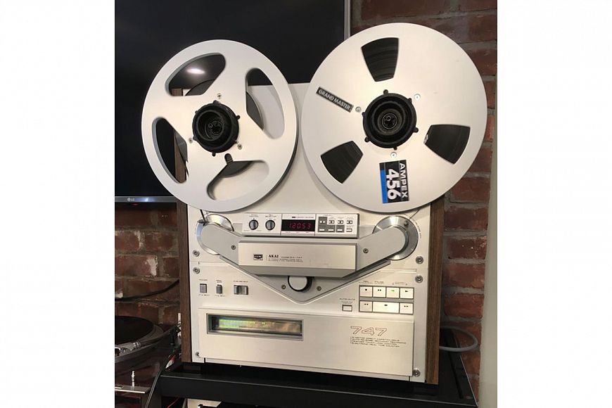 Катушечный магнитофон Akai GX-747