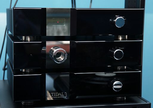 Трехблочный предварительный усилитель с фонокорректором TIDAL Presencio