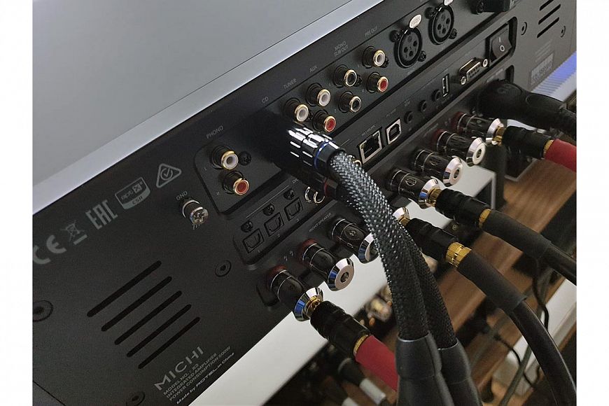 Интегральный усилитель Rotel Michi X3