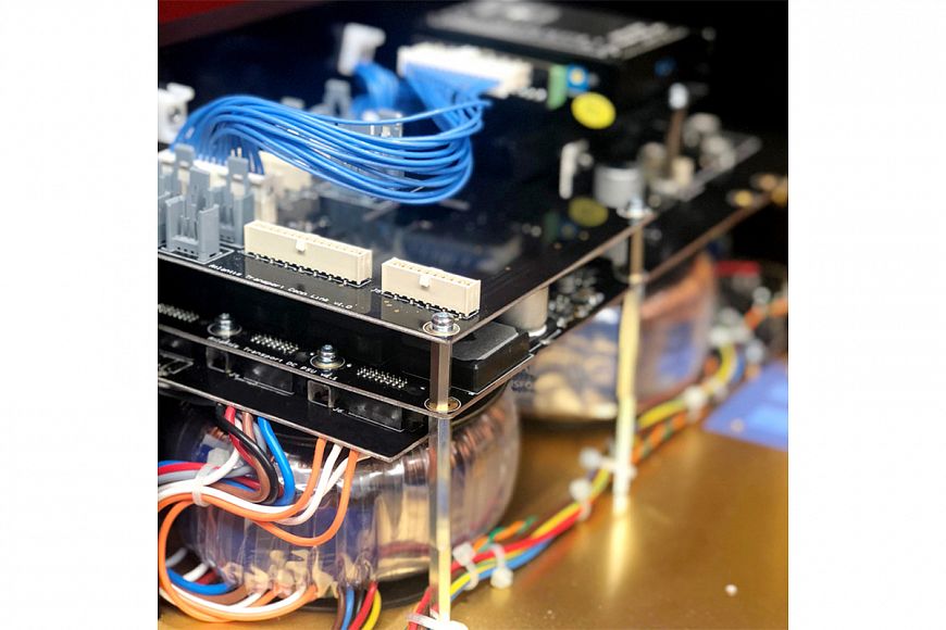 Wadax Atlantis Transport — ультимативный транспорт оптических дисков с приводом THOR 1.3