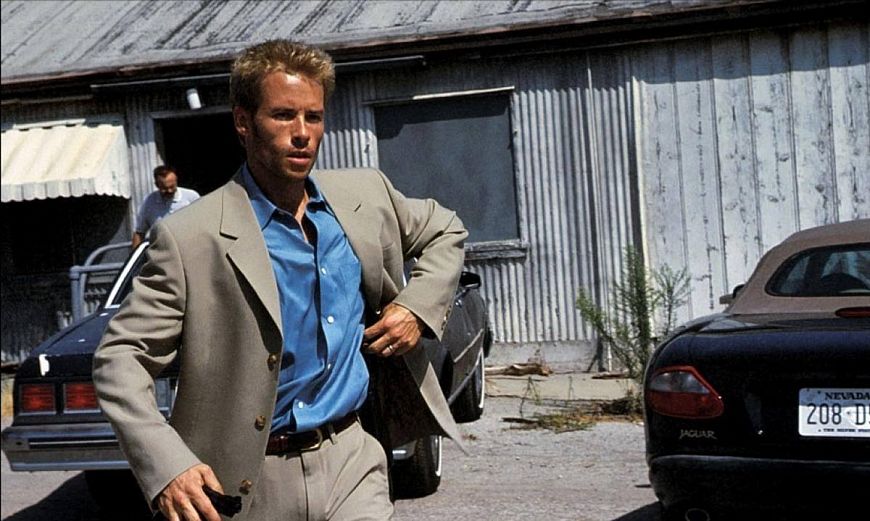 1. Помни / Memento (2000)