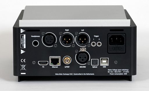 Внешний ЦАП с предварительным усилителем и усилителем для наушников Mola-Mola Tambaqui