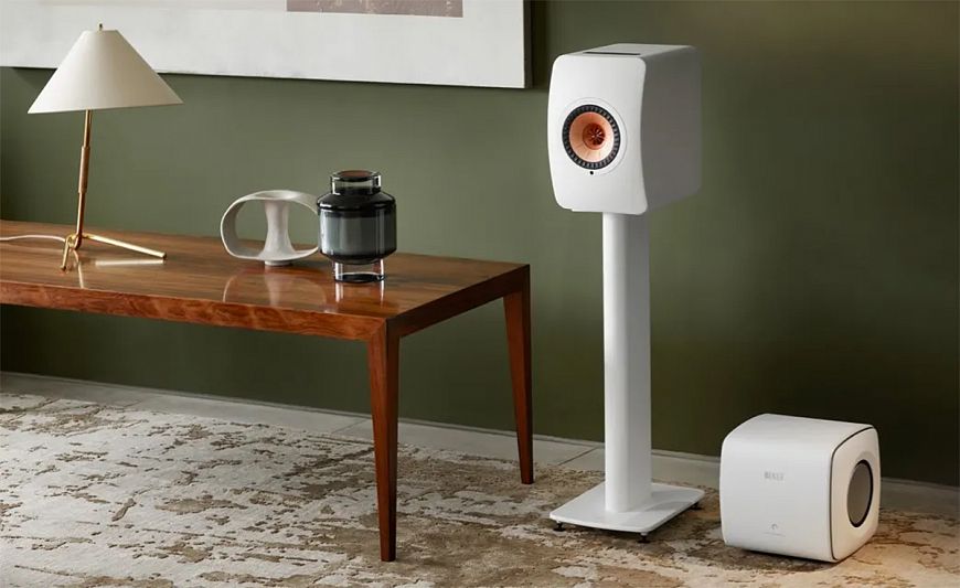 KEF KC62 — компактный сабвуфер с двойным излучателем Uni-Core