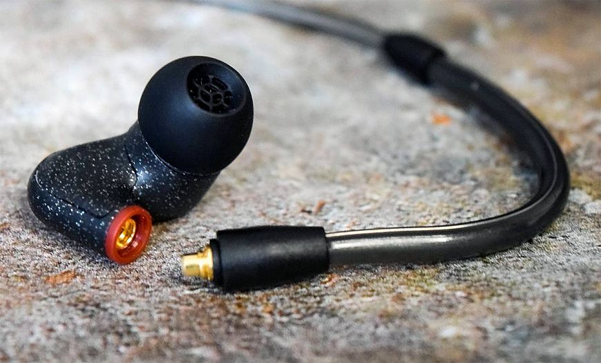 Проводные внутриканальные наушники Sennheiser IE 300