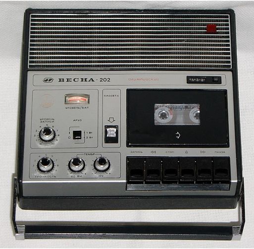 Топ 10 портативных кассетных магнитофонов из СССР