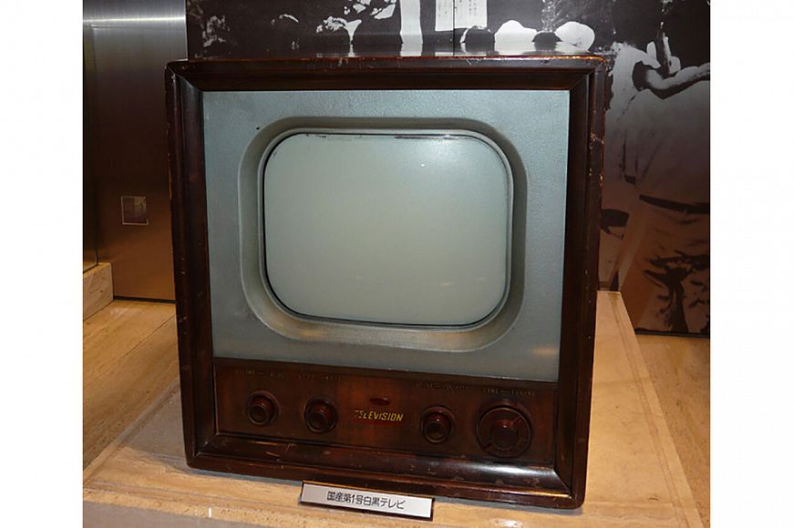 Sharp TV3-14T – 1953 г.
