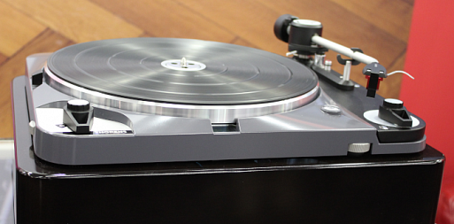 Топ 7 современных вертушек классического дизайна Топ 7 современных вертушек классического дизайна