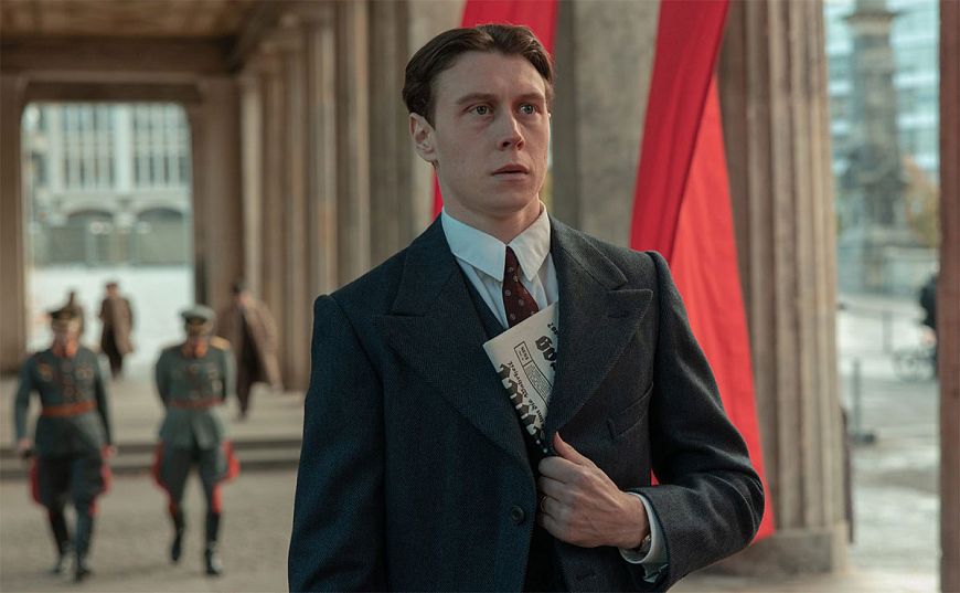 8. Мюнхен: На пороге войны / Munich: The Edge of War (2021)