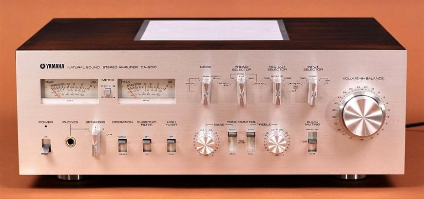 10 лучших интегральных усилителей 1970-х