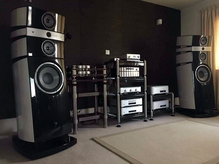 1. Установка акустики с тыловым фазоинвертором вплотную к стене