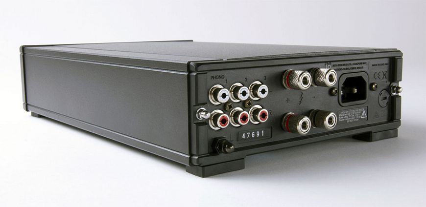 Интегральный усилитель Rega IO