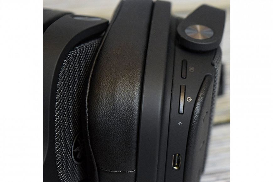 Накладные беспроводные наушники Yamaha YH-L700A