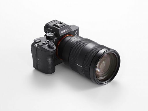 Полнокадровая беззеркальная камера Sony α7 III