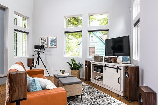 Комплект домашнего кинотеатра Yamaha HTR-5072 и JAMO Studio 8