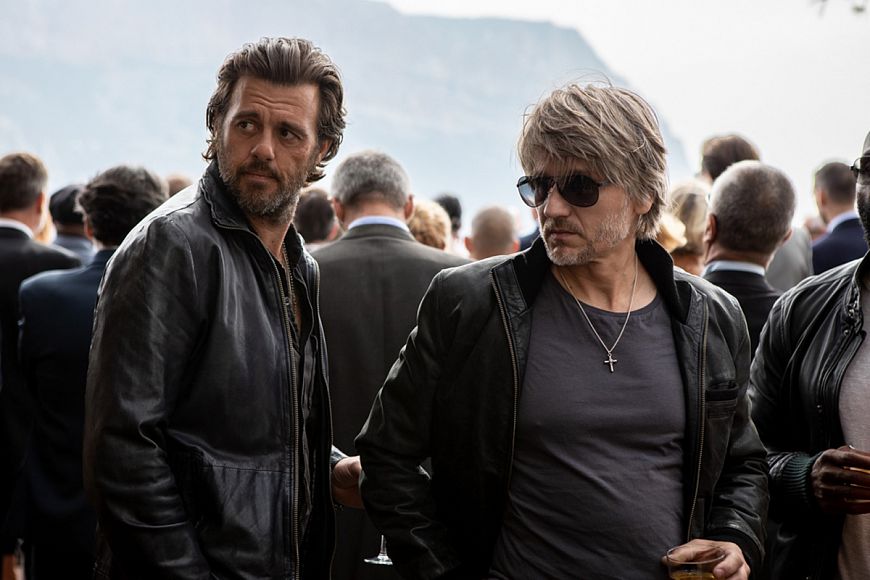 Город мошенников / Bronx (2020)