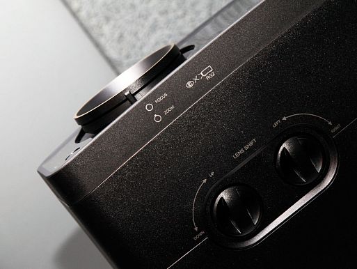 4K HDR DPL-проектор JVC LX-UH1