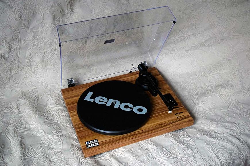 Проигрыватель виниловых пластинок Lenco LS-500