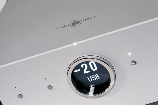 Внешний ЦАП с предварительным усилителем и усилителем для наушников Mola-Mola Tambaqui