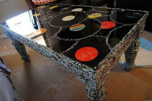 Предметы быта, сделанные из виниловых пластинок