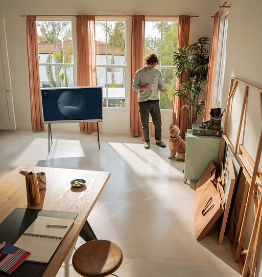 Интерьерный телевизор Samsung The Serif