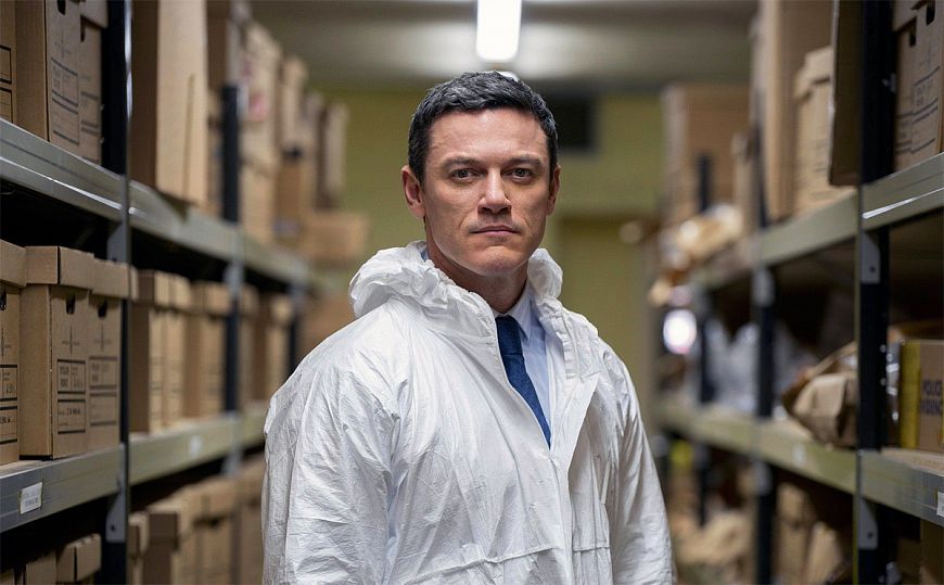 Смертельная зона / Outside the Wire (2021)