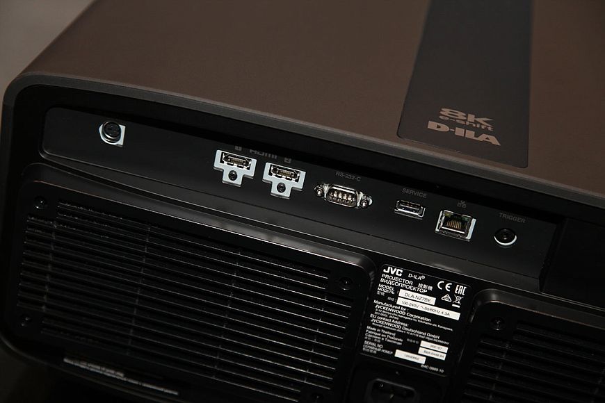 Лазерный 8K-проектор для домашнего кинотеатра JVC DLA-NZ7