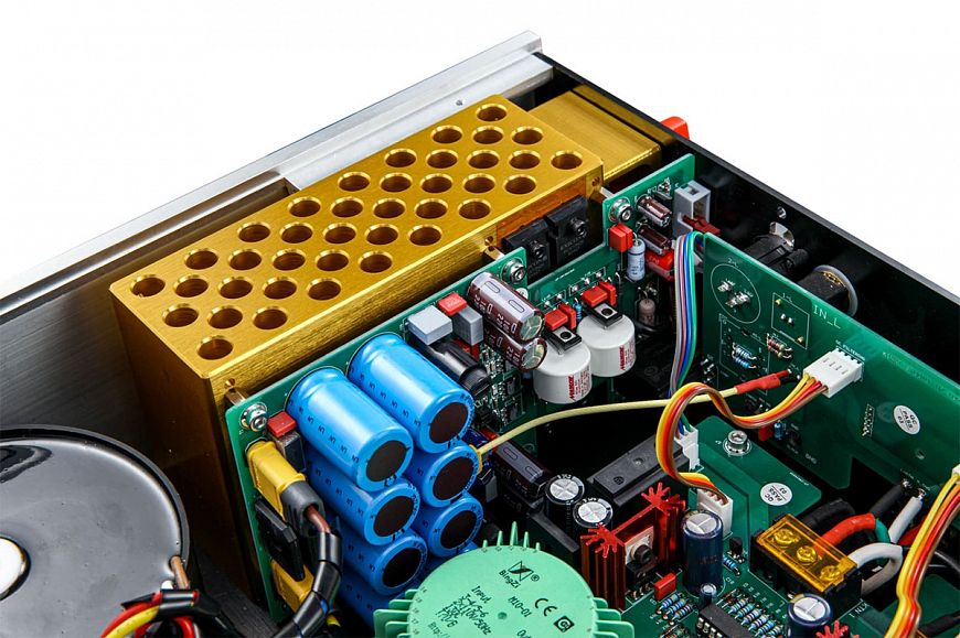 Стереофонический усилитель мощности Kinki Studio ЕХ-М7