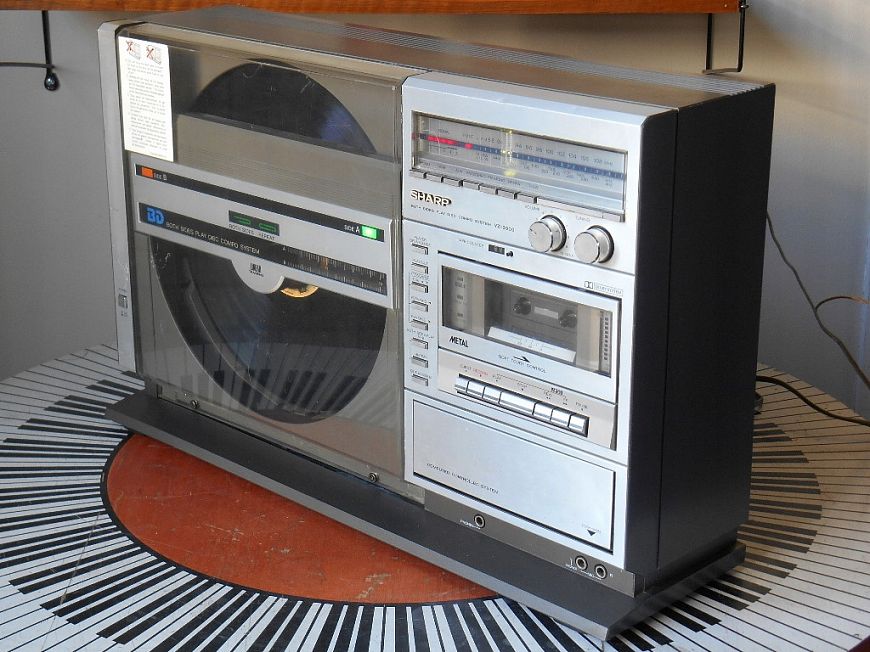 Топ 10 вертикальных проигрывателей винила