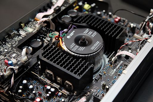 Интегральный усилитель с ЦАП Cambridge Audio CXA61