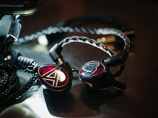 Внутриканальные наушники Astell & Kern Layla Aion