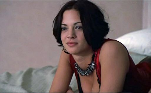 «Отель Новая Роза» / New Rose Hotel (1998)