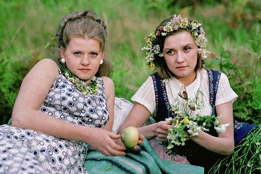 Москва слезам не верит (1979)