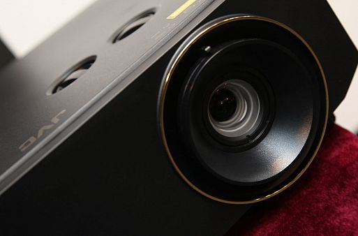 Лазерный 4K-проектор для домашнего кинотеатра JVC LX-NZ3