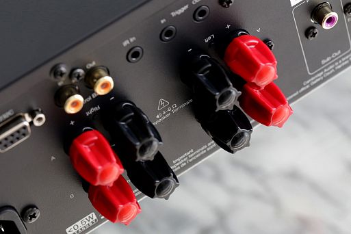 Интегральный усилитель с ЦАП Cambridge Audio CXA61