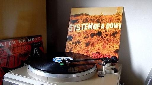 10. Винил? Не тратьте силы, пластмассовый звук вам не нужен, а экономить на виниле сегодня не получится